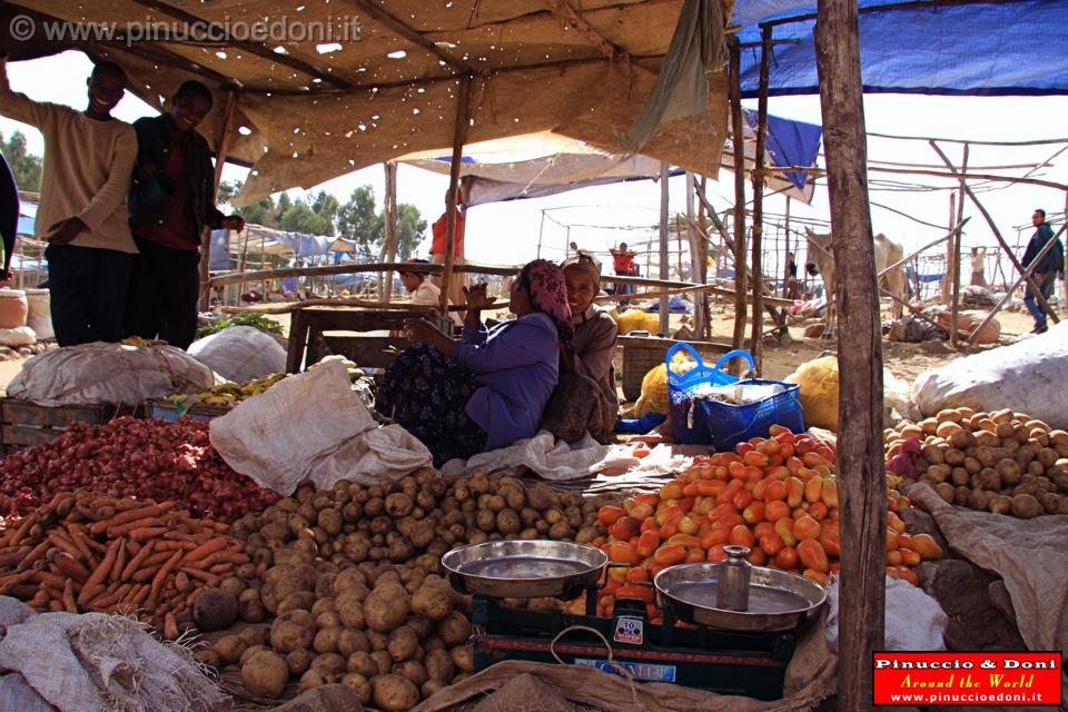 Ethiopia - Mercato lungo la strada per il sud - 13.jpg